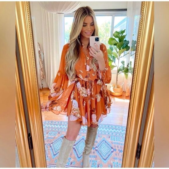 ✨Vici Floral Boho Mini Dress Amber Lancaster’s Picks✨ - Picture 5 of 7